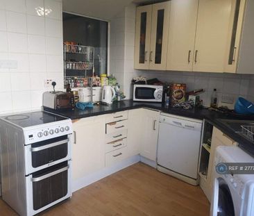 1 bedroom in a house share to rent - Photo 6