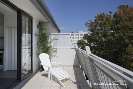 Easy alfresco living in 2 bed townhouse-style apartment - Photo 3