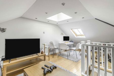 3 bedroom flat to rent - Photo 3