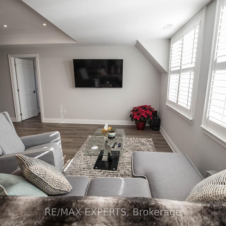 For Lease - 10462 Islington Avenue Unit# 209, Vaughan, Ontario - Photo 1