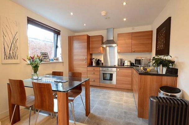 Citi Peak, Didsbury - Photo 1