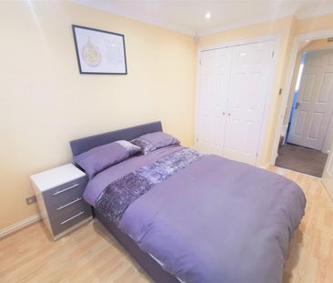 5 bedroom detached house to rent - Photo 4