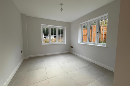 3 bedroom detached house to rent - Photo 3
