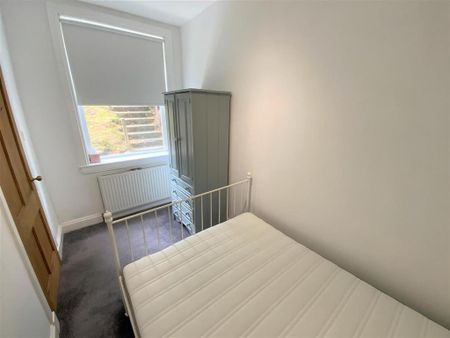3 bedroom apartment to rent - Photo 4