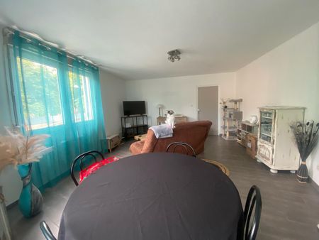 Location Appartement 2 pièces 55m² ST CHAMOND 42400 - Photo 2