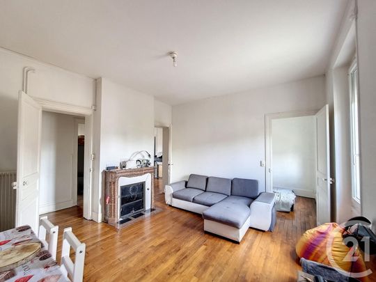 Location Appartement 2 pièces 49m² LA CHAPELLE ST LUC 10600 - Photo 1