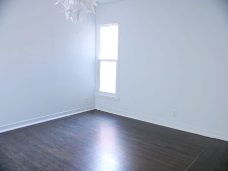 For Lease - 10 Earnbridge Street Unit# Upper, Toronto, Ontario - Photo 3