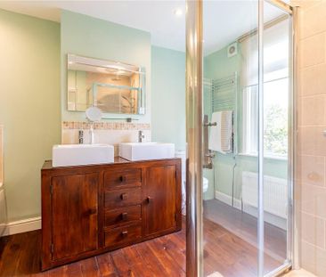 3 bedroom end of terrace house to rent - Photo 1