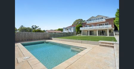 One of Willoughby's finest family homes - Photo 5