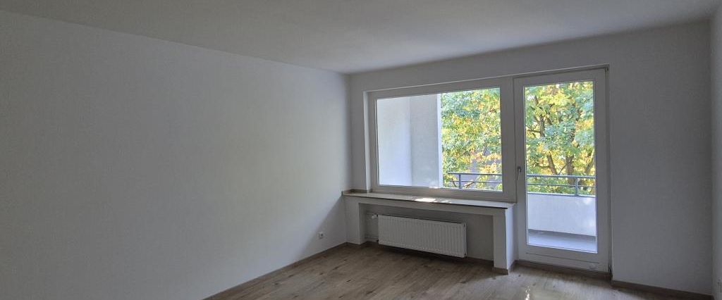 Helle Wohnung mit Balkon und modernem Badezimmer! - Photo 1