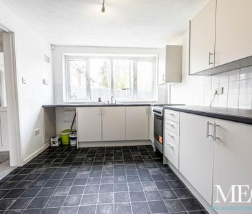 3 bedroom terraced house to rent - Photo 3