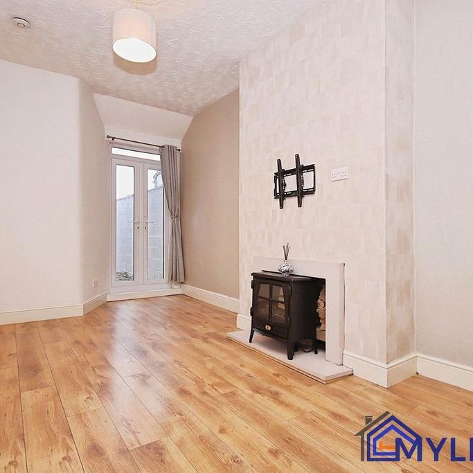 2 bedroom terraced house to rent - Photo 1