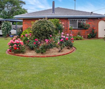 COMFORTABLE FAMILY LIVING WITH FIREPLACE & POWERED SHED - Photo 6