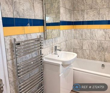 3 bedroom end of terrace house to rent - Photo 3