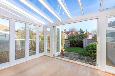 5 bedroom semi-detached house to rent - Photo 3