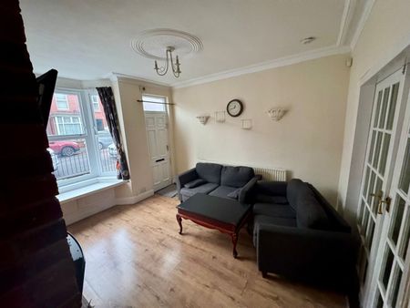 2 Bed Terraced House, Lifford Street, S9 - Photo 2