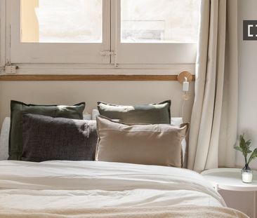 barcelona, Catalonia 08026 - Photo 3