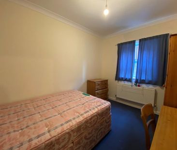 5 bedroom semi-detached house to rent - Photo 3