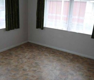 FOUR BEDROOMS - ROSLYN - Photo 2