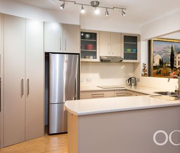 Open the Door to Stylish Courtyard Living Moments from The Parade - Photo 1