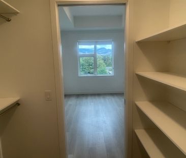 Top Floor New 1 Bedroom Near Downtown - Photo 4