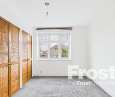 River Gardens, Feltham,TW14 - Photo 2