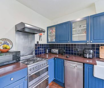 3 bedroom flat to rent - Photo 1