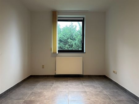 Ruim 3-slaapkamerappartement TE HUUR te OOSTAKKER - Photo 2