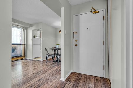 200 Bay Street - Photo 4