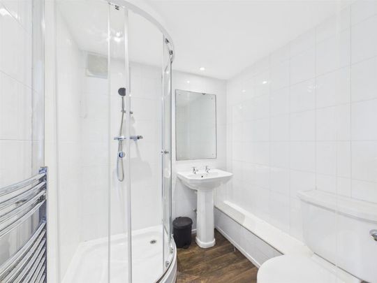 2 BED Apartment To rent - Photo 1