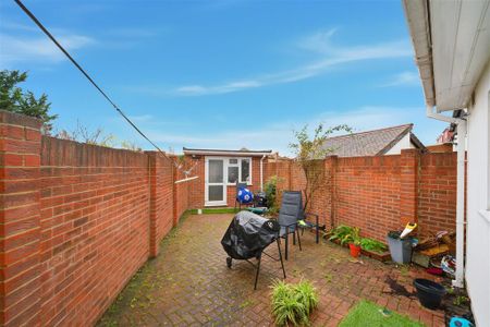 4 bedroom property to rent - Photo 2