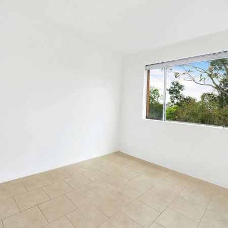 Modern & Convenient Living in the Heart of Kingsgrove - Photo 4