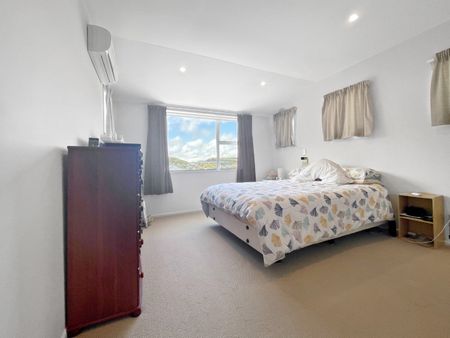 Welcome to 70 Waverton Terrace, Churton Park. - Photo 5
