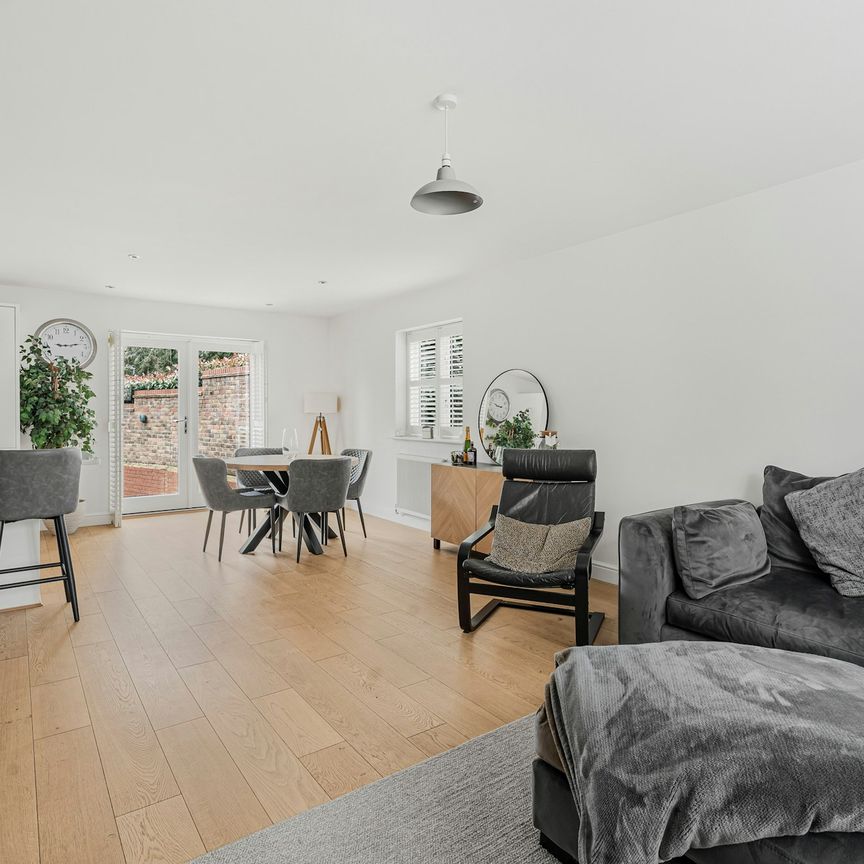 Townsend Gate, Berkhamsted, HP4 2FZ - Photo 1