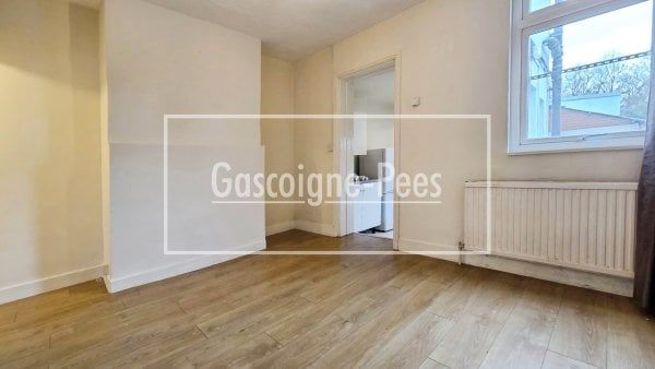 Worplesdon Road, Guildford - Photo 1