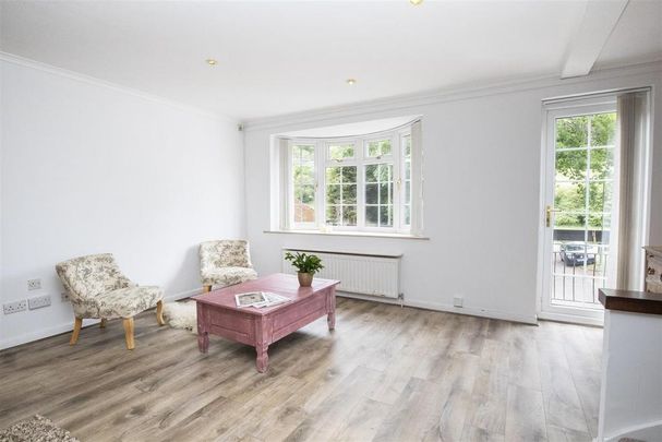 3 bedroom townhouse to rent - Photo 1