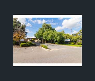 Over 55’s living, secure, quiet and peaceful.… - Photo 4