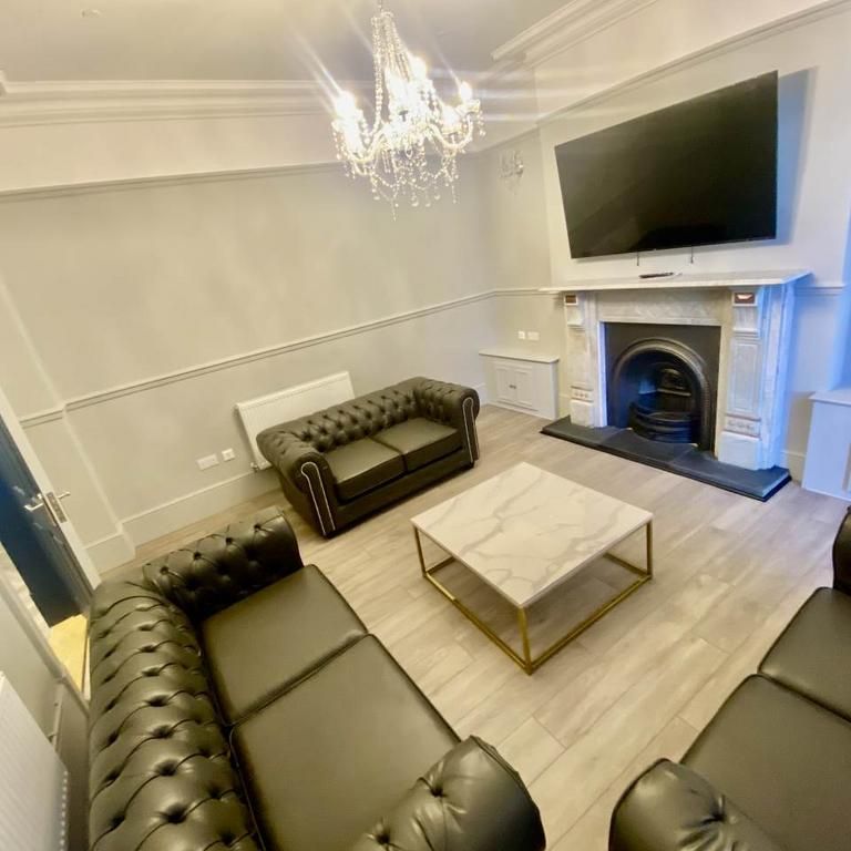 10 bedroom house to rent - Photo 1
