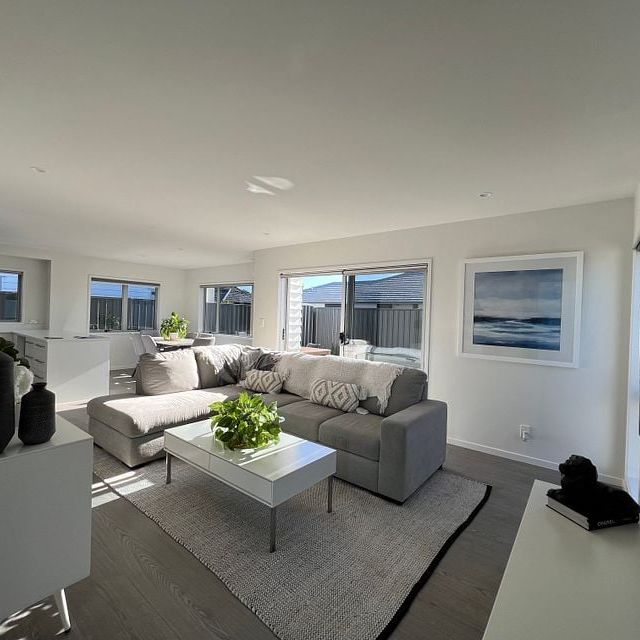 3 Bedroom, 2 Bathroom - New Build Townhouse - Photo 1