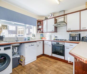 4 bedroom detached house to rent - Photo 6