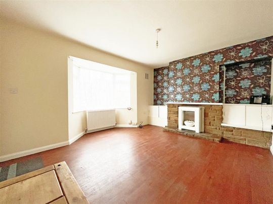 3 bedroom Semi-detached house to rent - Photo 1
