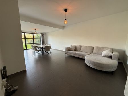 Gelijkvloers appartement met ruime tuin - Photo 2