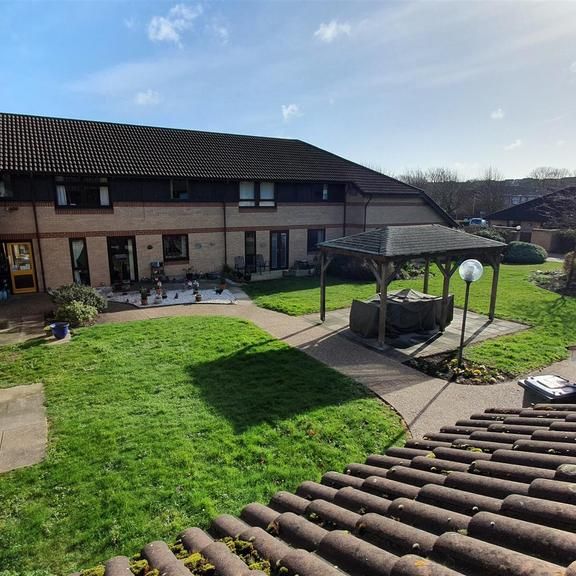 2 bedroom retirement property to rent - Photo 1