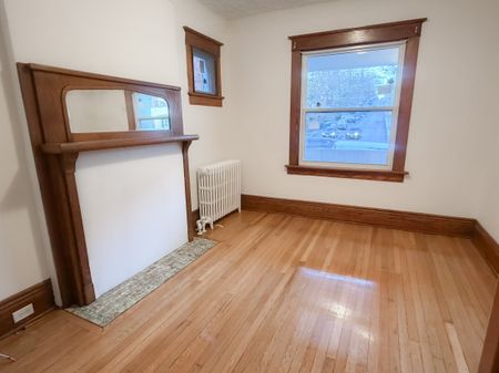 For Lease - 2469 Queen Street Unit# 1, Toronto, Ontario - Photo 4