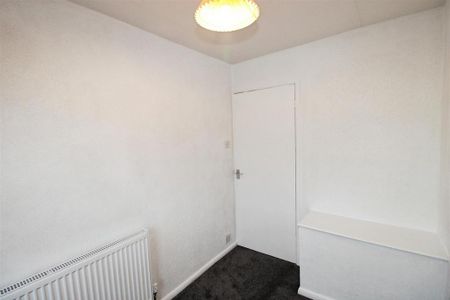 3 bedroom end of terrace house to rent - Photo 5