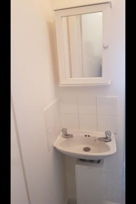 1 Bed Flat, Hornsey Road, N19 - Photo 1