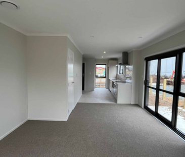 Brand New 3 bedroom townhouse for rent!! - Photo 4