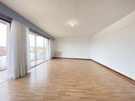 Location Appartement 4 pièces 120m² - Photo 2