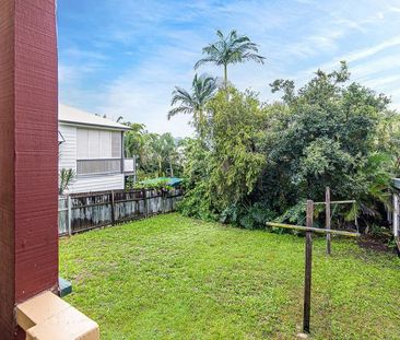 Spacious Home in Albion! - Photo 1