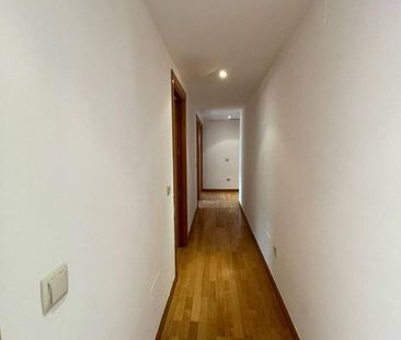 4 room luxury penthouse for rent in Madrid, Spain - Photo 3